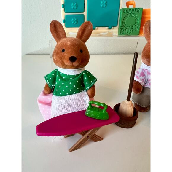 Li'l Woodzeez Housekeeping Toy Set w/Miniature Accessories and 2 Rabbit Figures - Picture 4 of 12